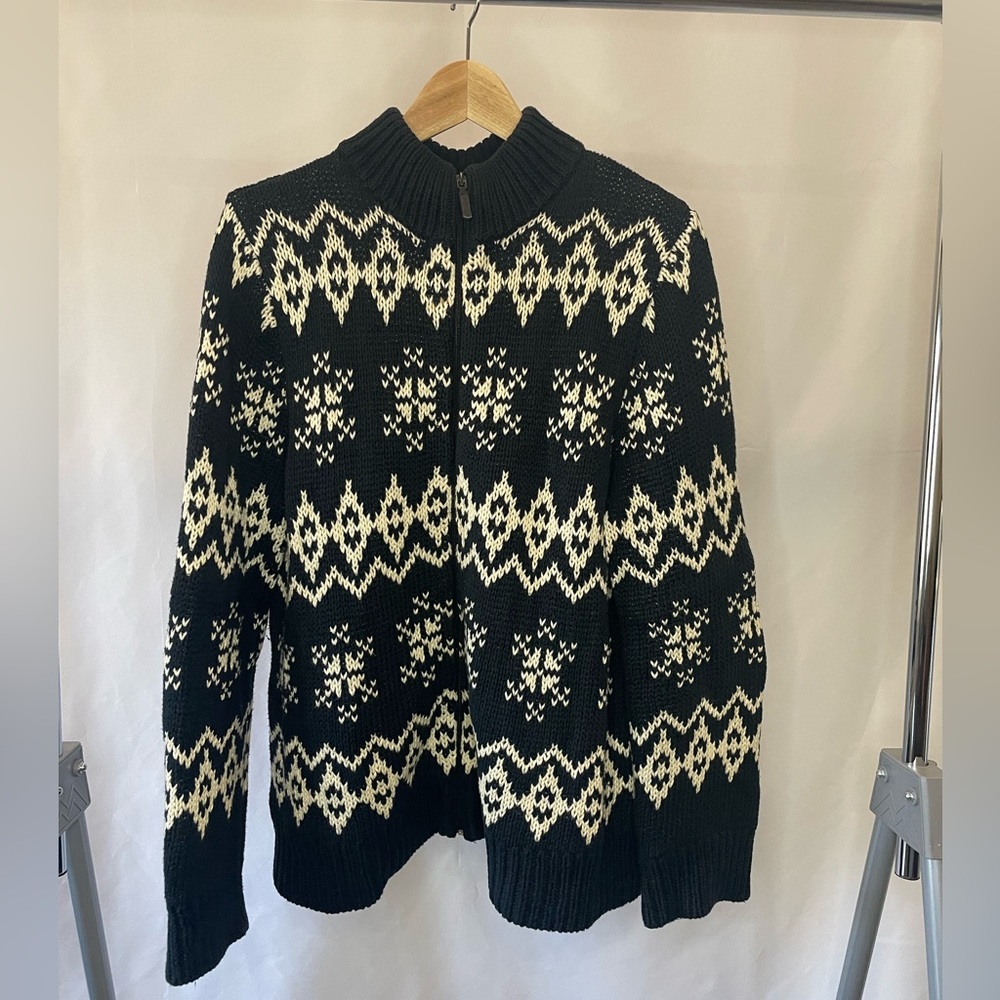 Comfy, thick knit style sweater. Zip up winter design.